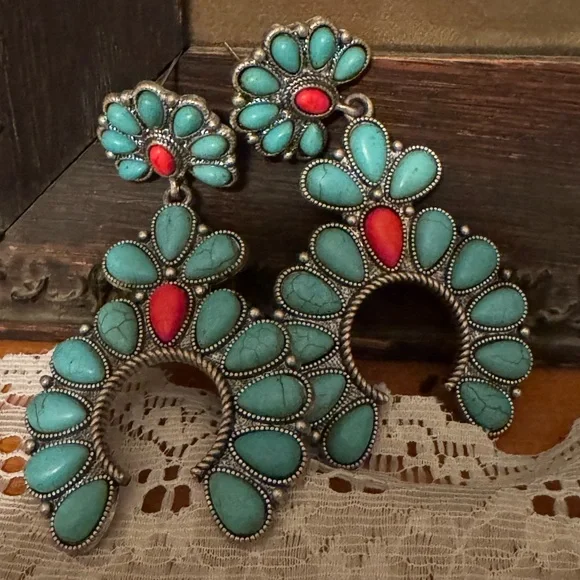 Western Silver Tone Turquoise Earrings - Picture 3 of 4